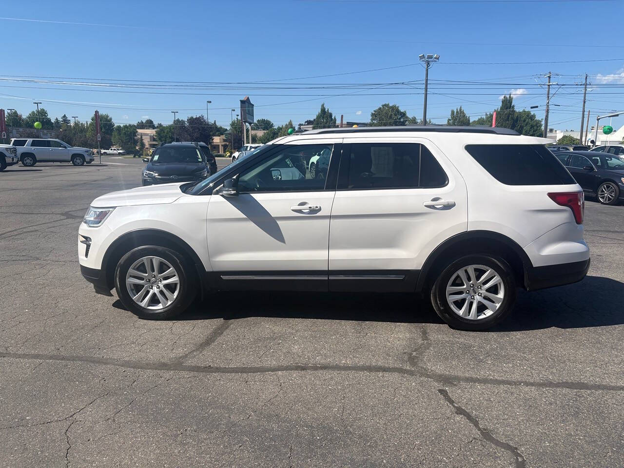 2018 Ford Explorer XLT AWD 4dr SUV