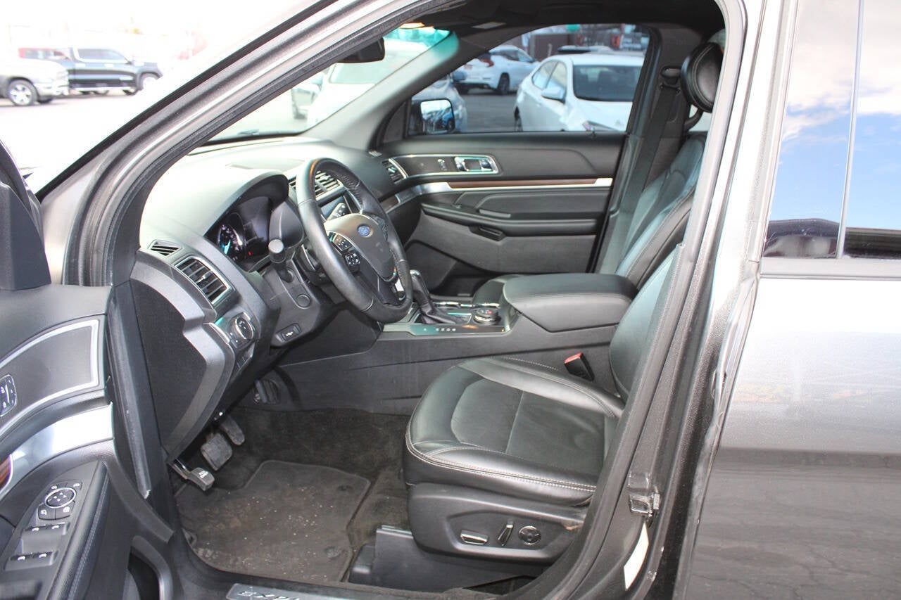 2017 Ford Explorer Limited AWD 4dr SUV