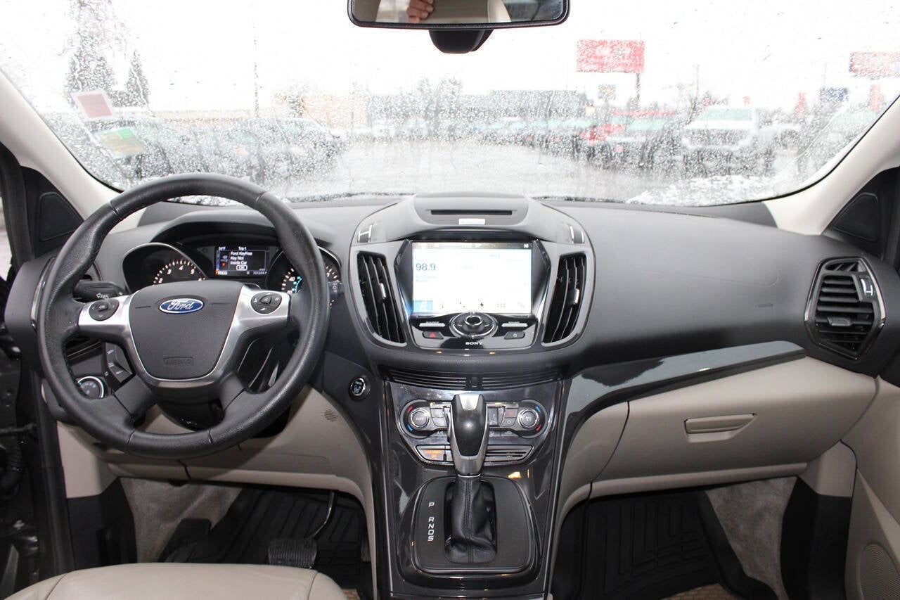 2016 Ford Escape Titanium 4dr SUV
