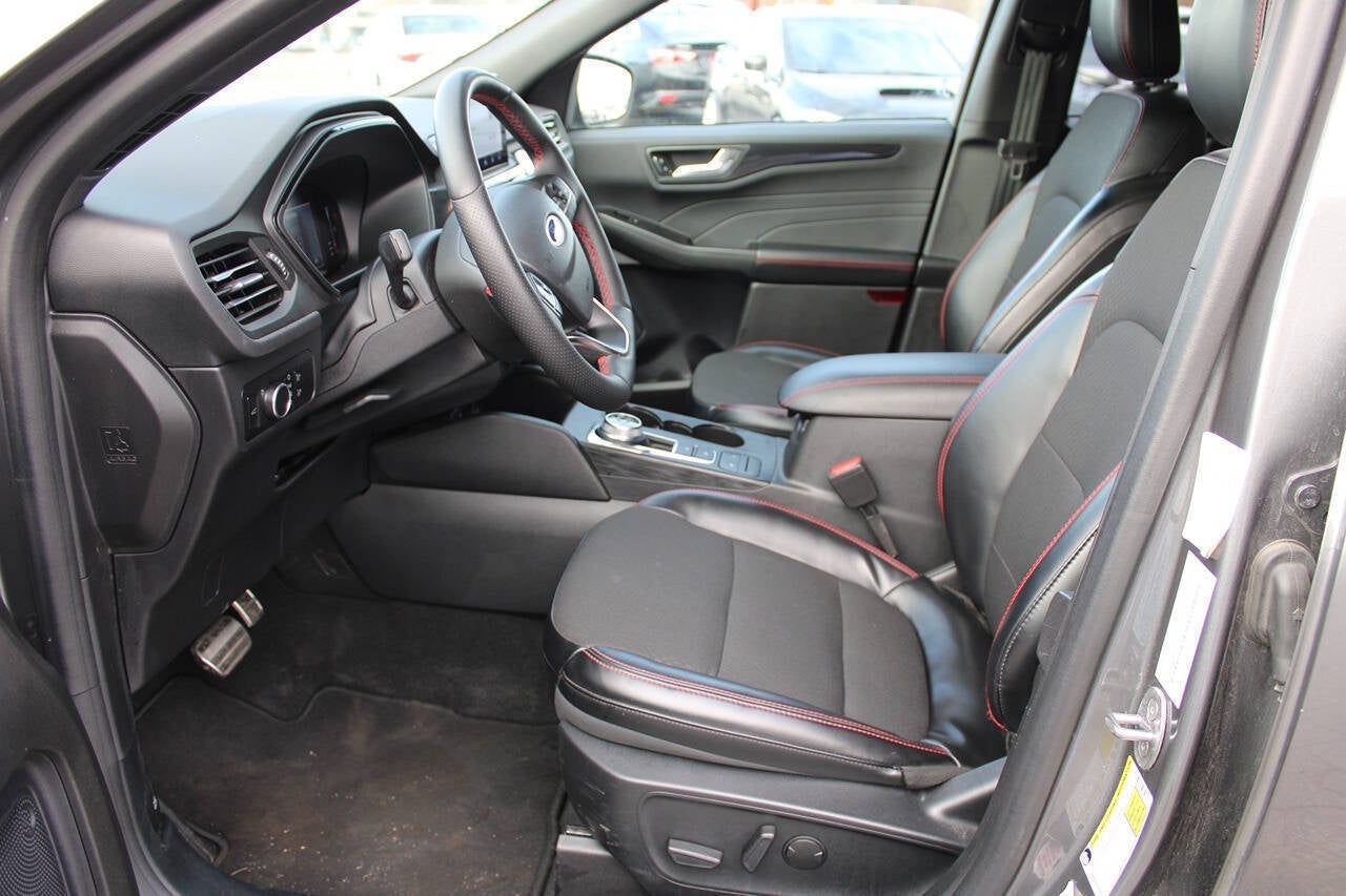 2024 Ford Escape ST Line AWD 4dr SUV