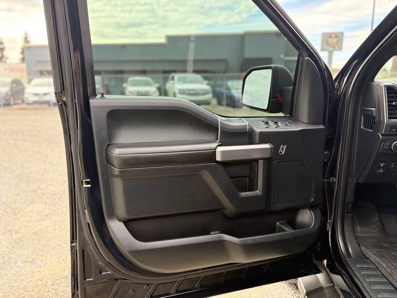 2018 Ford F-150 Platinum 4x4 4dr SuperCrew 5.5 ft. SB