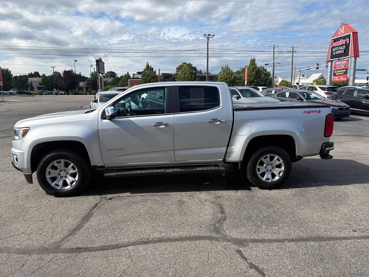 2017 Chevrolet Colorado LT 4x4 4dr Crew Cab 5 ft. SB