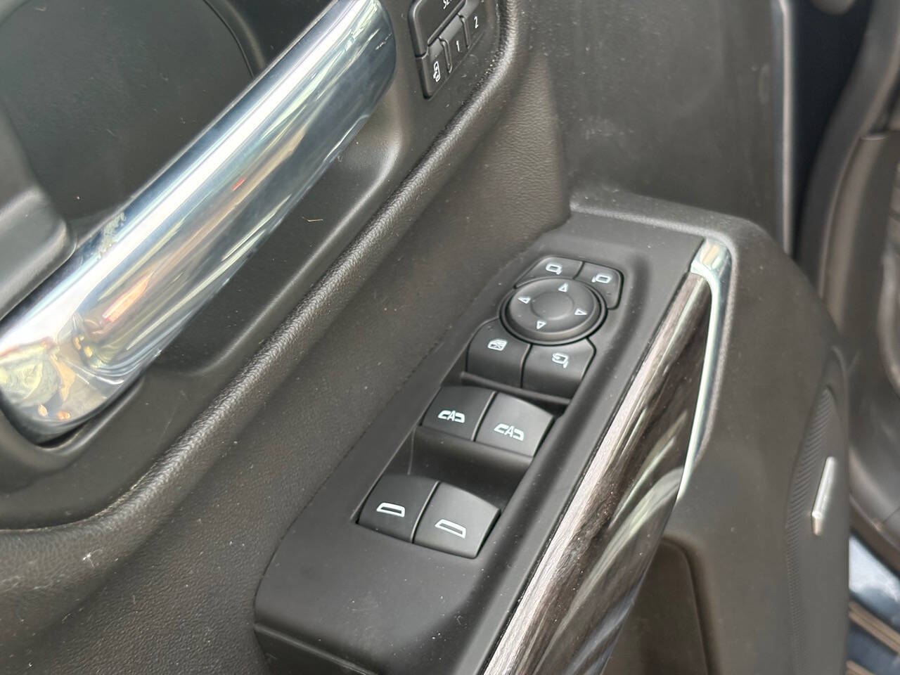 2020 Chevrolet Silverado 1500 LTZ 4x4 4dr Crew Cab 5.8 ft. SB