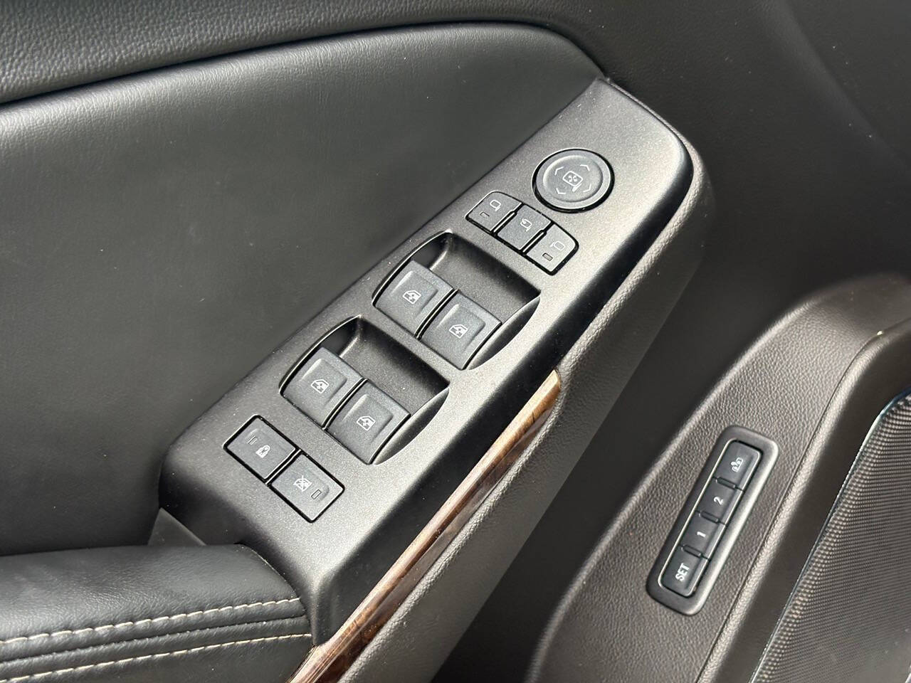 2016 Chevrolet Suburban LT 4x4 4dr SUV