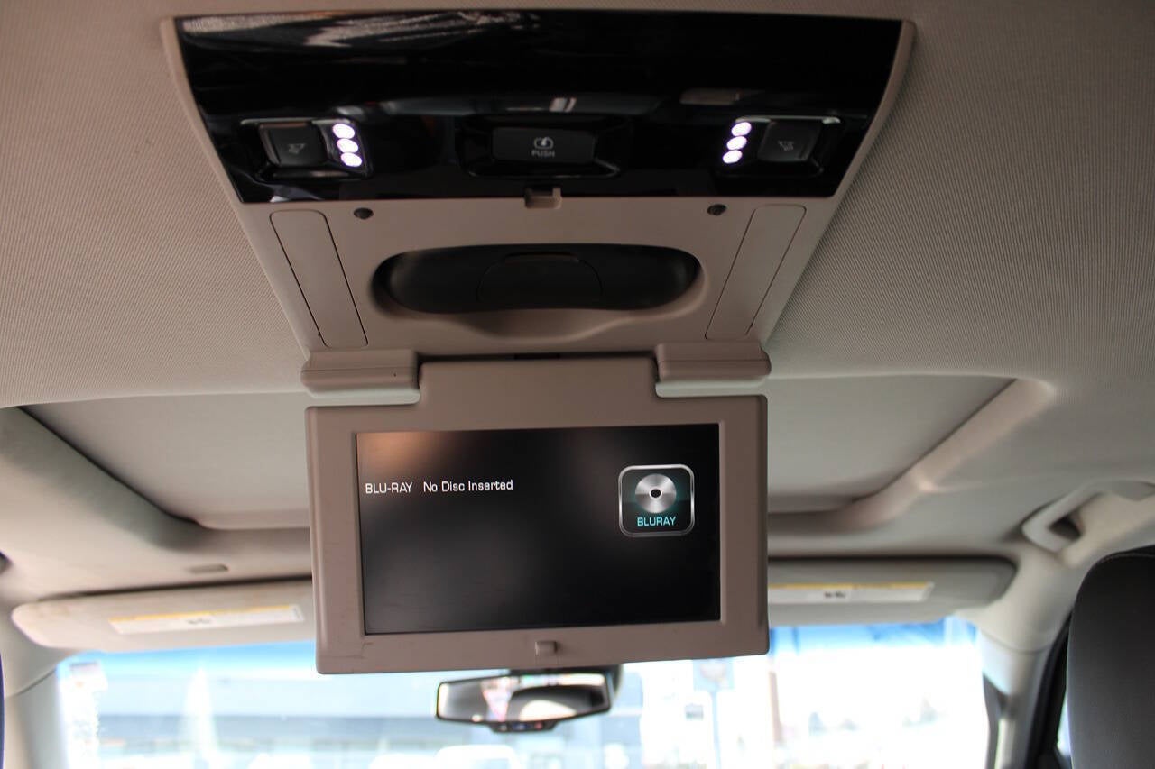 2018 Chevrolet Suburban Premier 4x4 4dr SUV