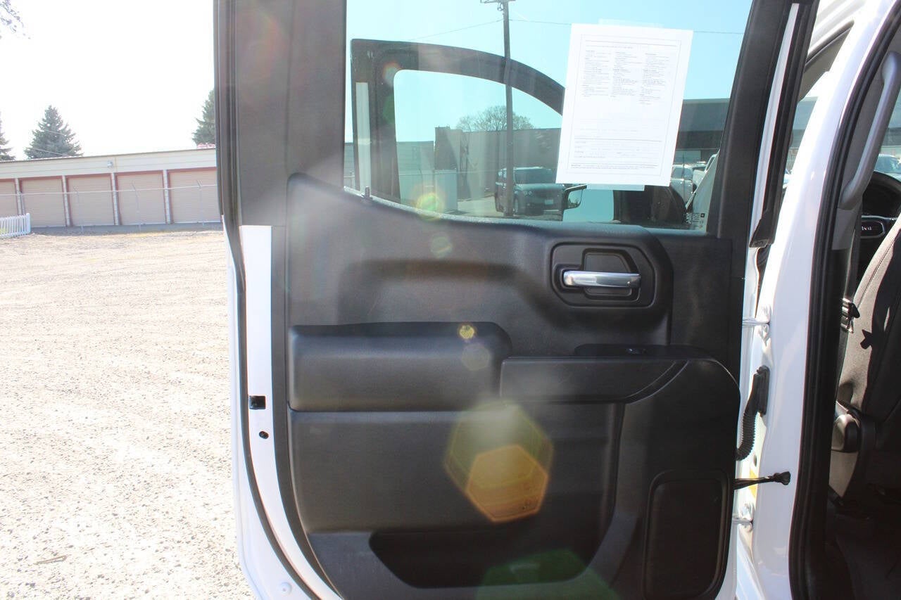 2023 GMC Sierra 1500 Pro 4x4 4dr Crew Cab 5.8 ft. SB