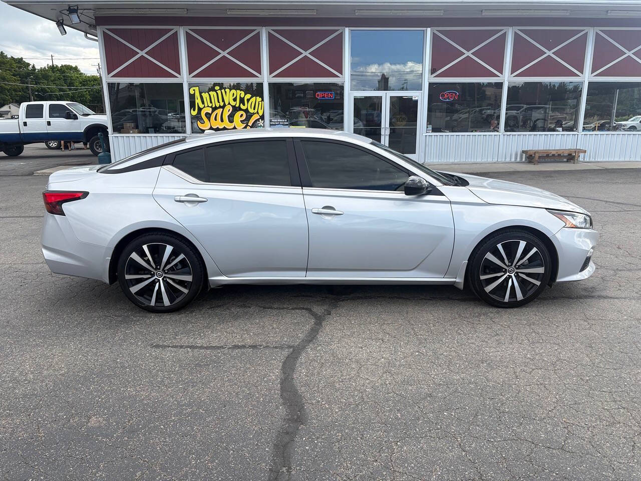 2022 Nissan Altima 2.5 SR 4dr Sedan