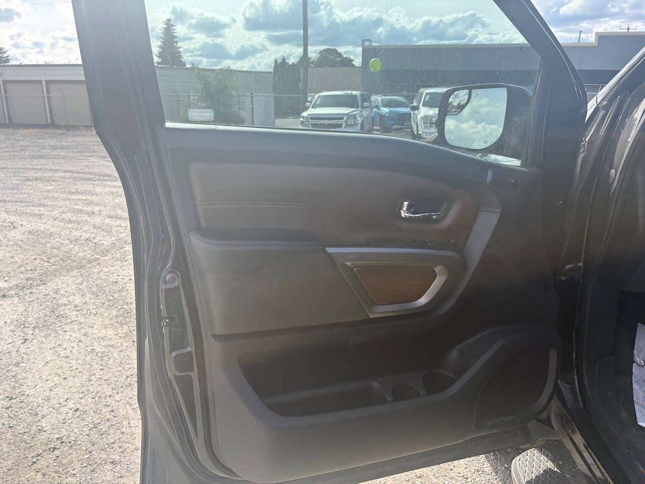 2018 Nissan Titan Platinum Reserve 4x4 4dr Crew Cab