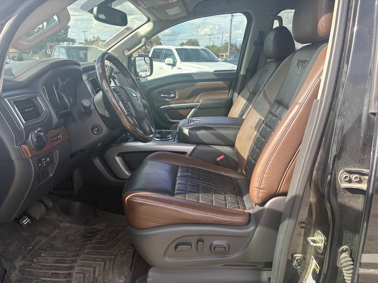 2018 Nissan Titan Platinum Reserve 4x4 4dr Crew Cab