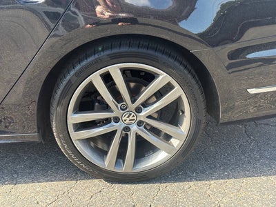 2019 Volkswagen Passat SE R Line 4dr Sedan