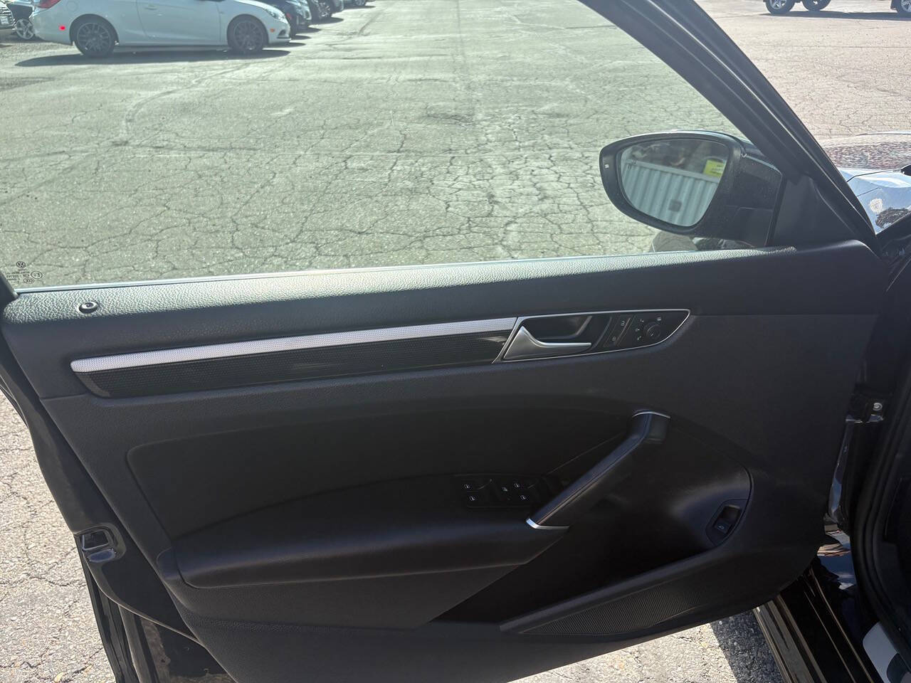 2019 Volkswagen Passat SE R Line 4dr Sedan