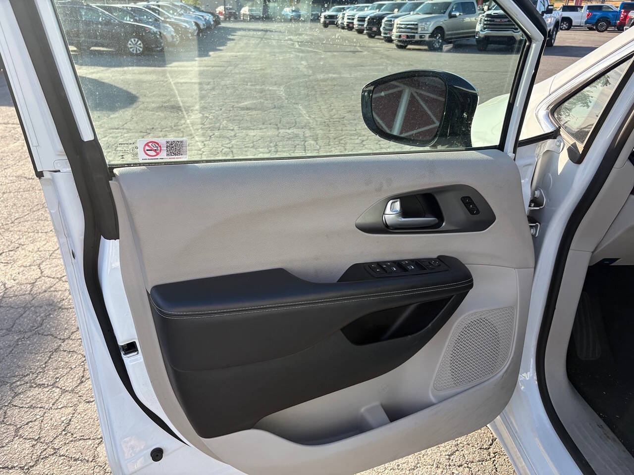 2024 Chrysler Pacifica Touring L 4dr Mini Van