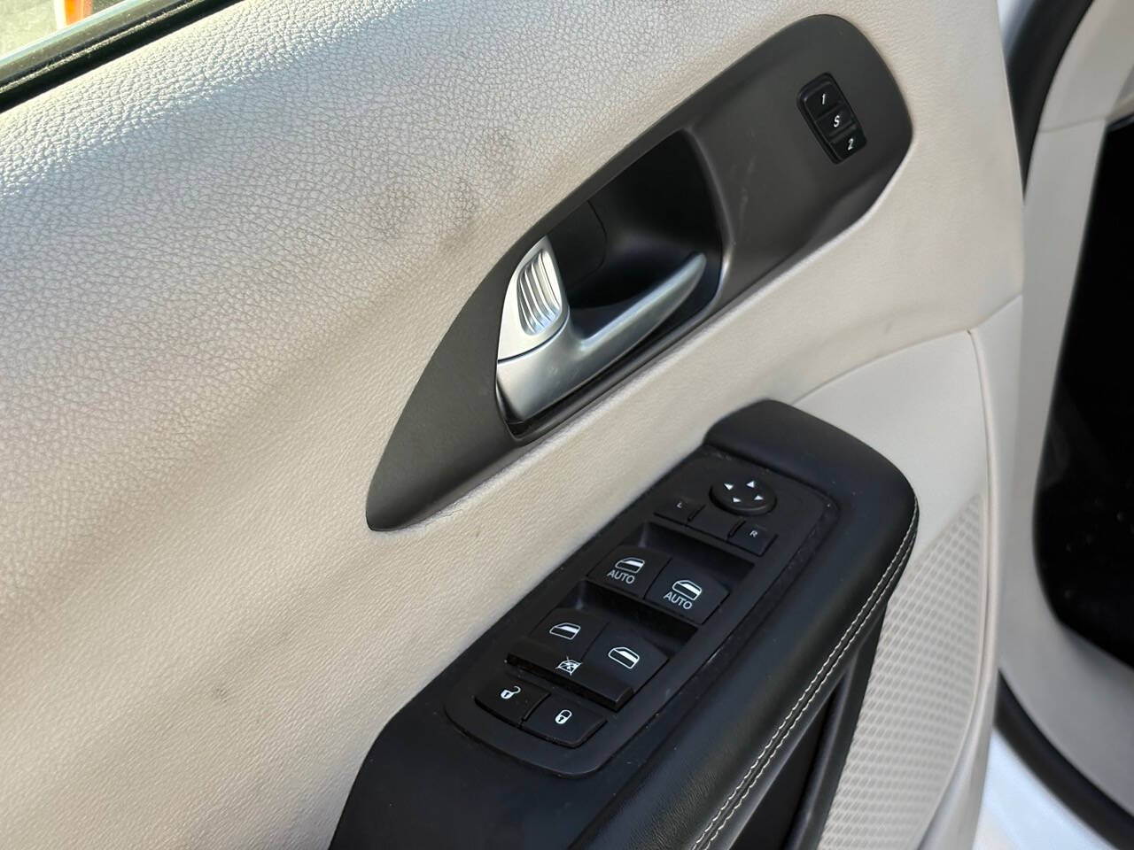 2024 Chrysler Pacifica Touring L 4dr Mini Van