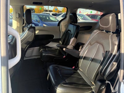 2023 Chrysler Pacifica Touring L 4dr Mini Van