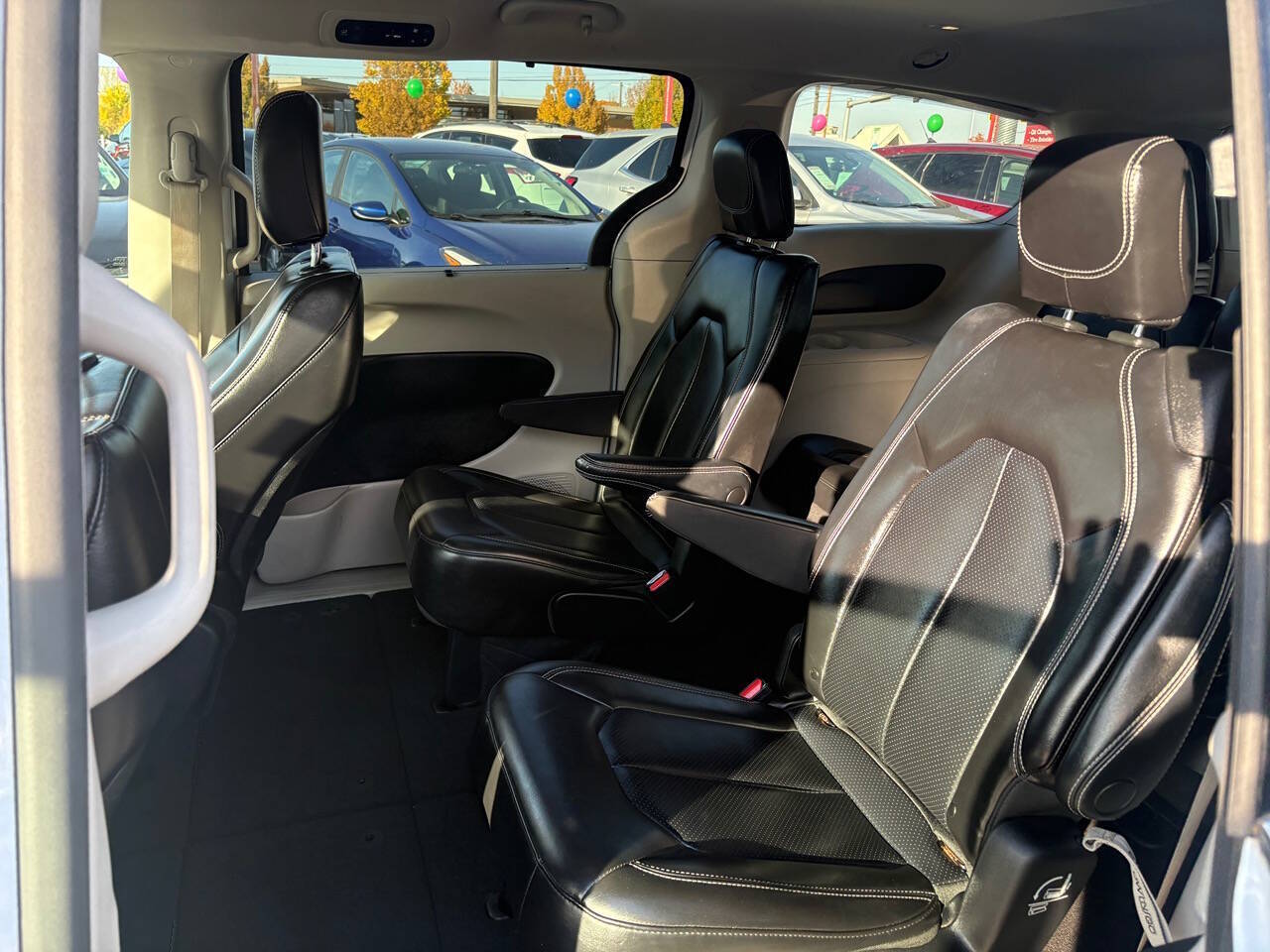 2023 Chrysler Pacifica Touring L 4dr Mini Van