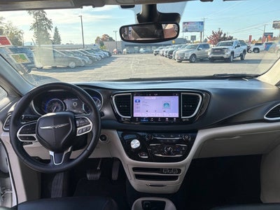 2023 Chrysler Pacifica Touring L 4dr Mini Van