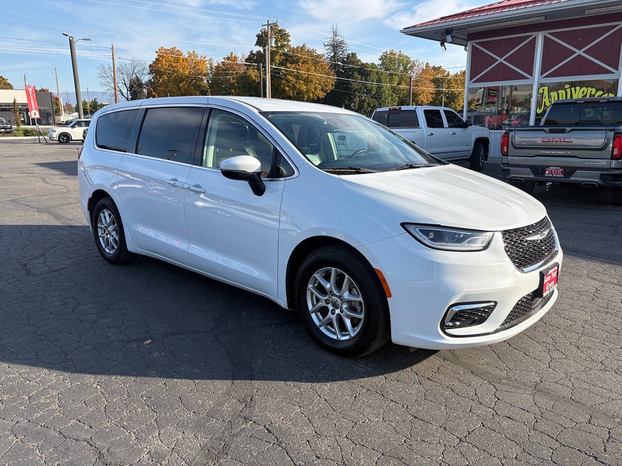 2023 Chrysler Pacifica Touring L 4dr Mini Van