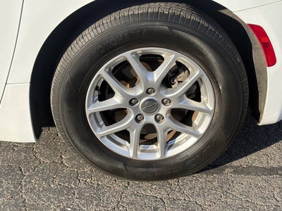 2023 Chrysler Pacifica Touring L 4dr Mini Van
