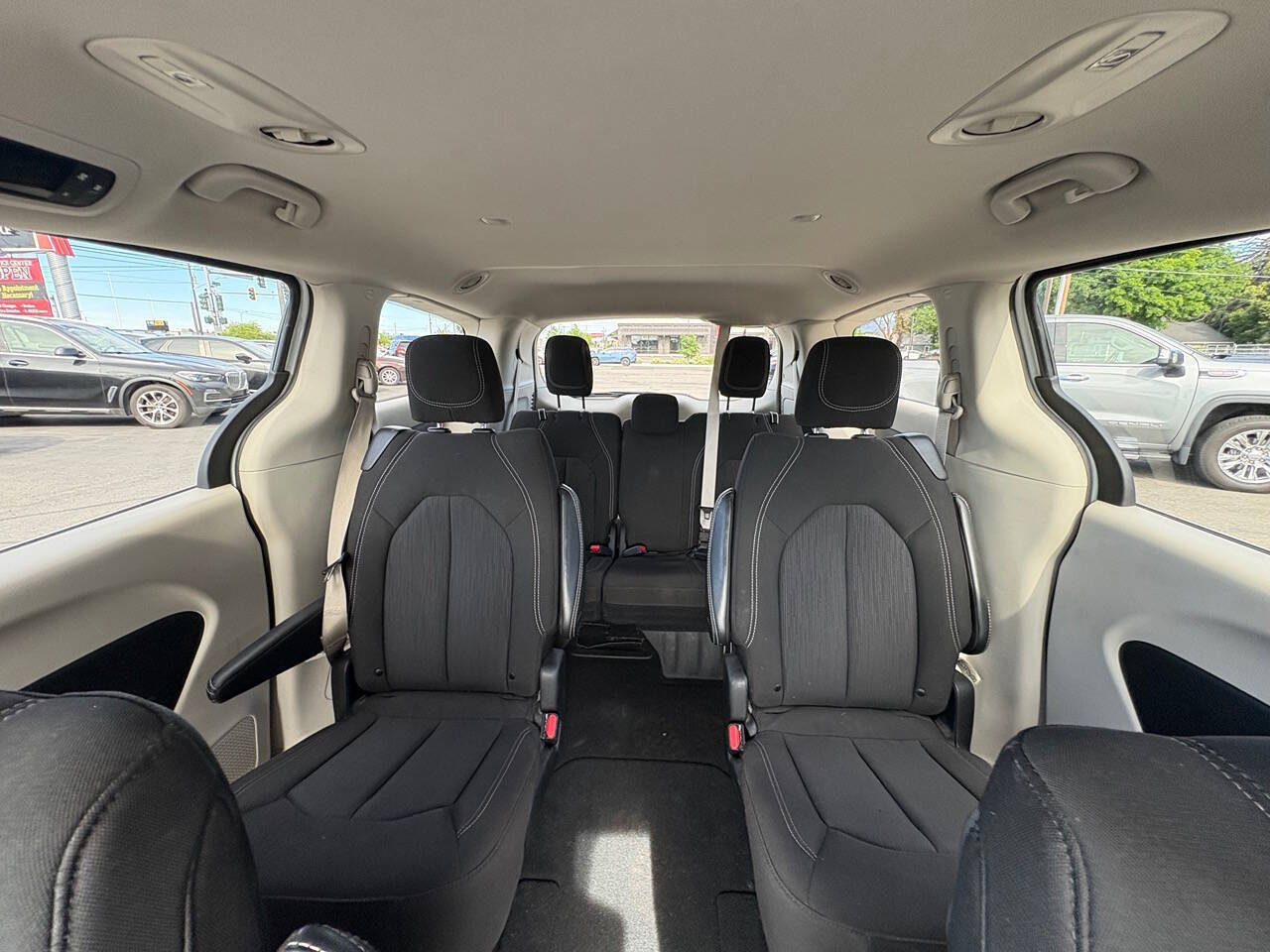2023 Chrysler Voyager LX 4dr Mini Van