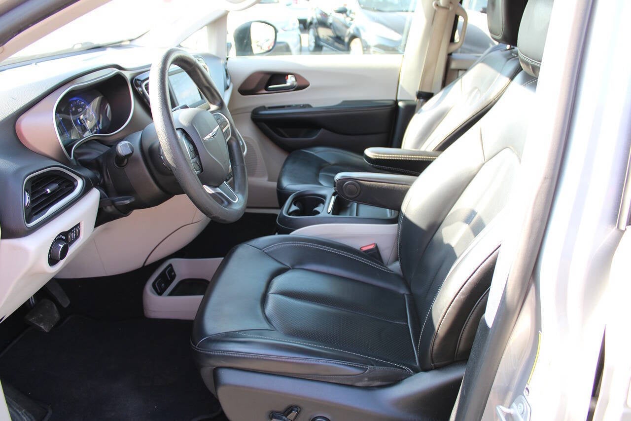 2021 Chrysler Voyager LXi 4dr Mini Van