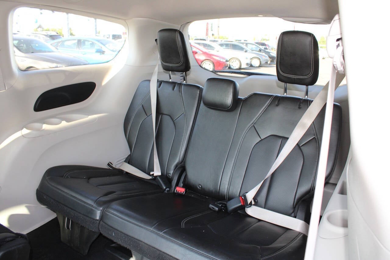 2021 Chrysler Voyager LXi 4dr Mini Van