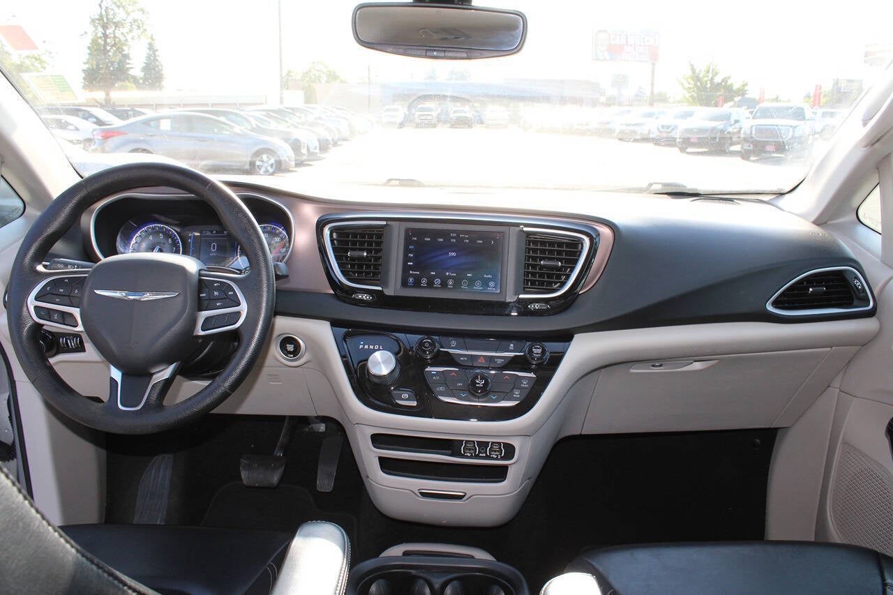 2021 Chrysler Voyager LXi 4dr Mini Van