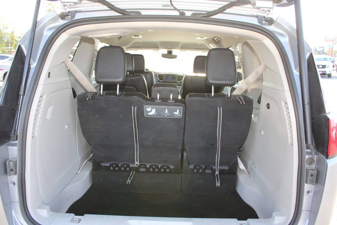 2021 Chrysler Voyager LXi 4dr Mini Van