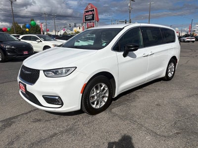 2024 Chrysler Pacifica Touring 4dr Mini Van