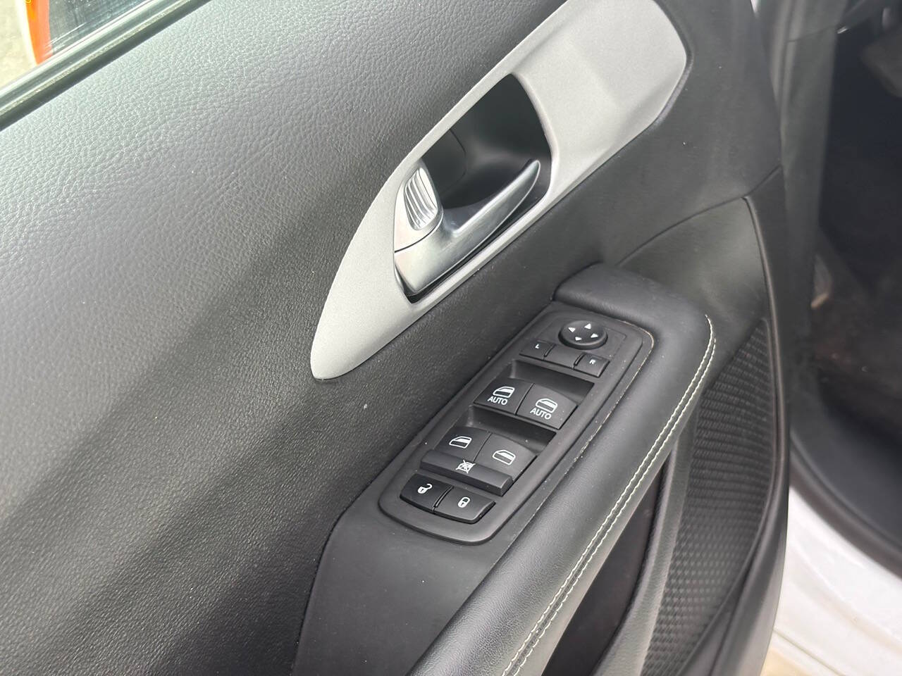 2024 Chrysler Pacifica Touring 4dr Mini Van