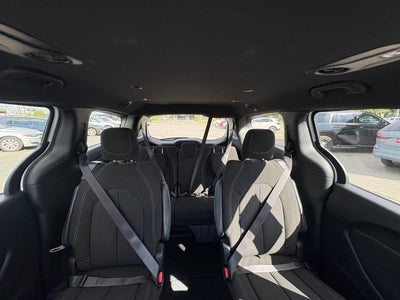2024 Chrysler Pacifica Touring 4dr Mini Van