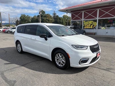 2024 Chrysler Pacifica Touring 4dr Mini Van