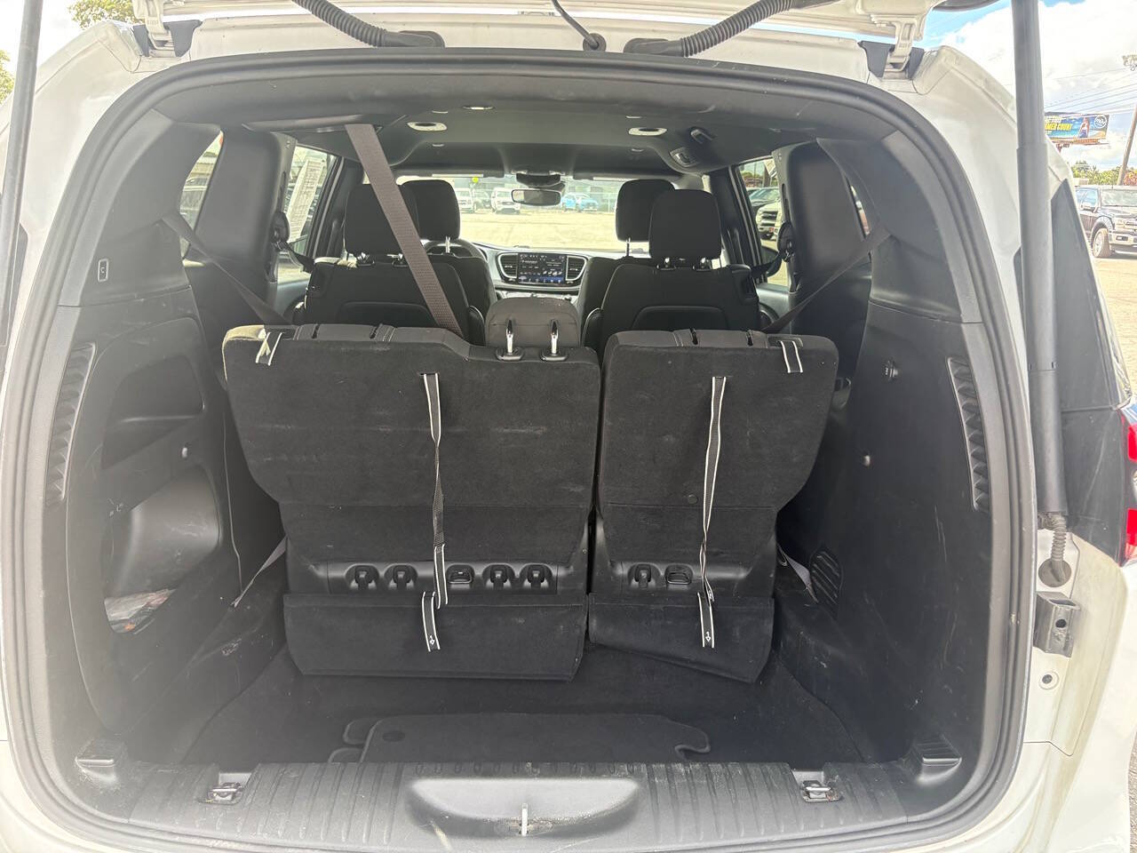 2024 Chrysler Pacifica Touring 4dr Mini Van