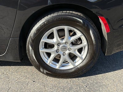 2023 Chrysler Pacifica Touring 4dr Mini Van