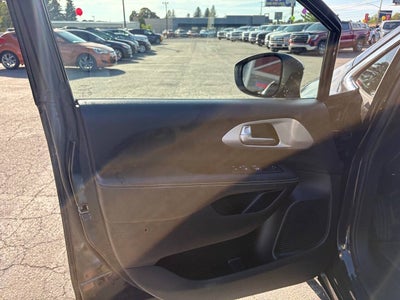 2023 Chrysler Pacifica Touring 4dr Mini Van