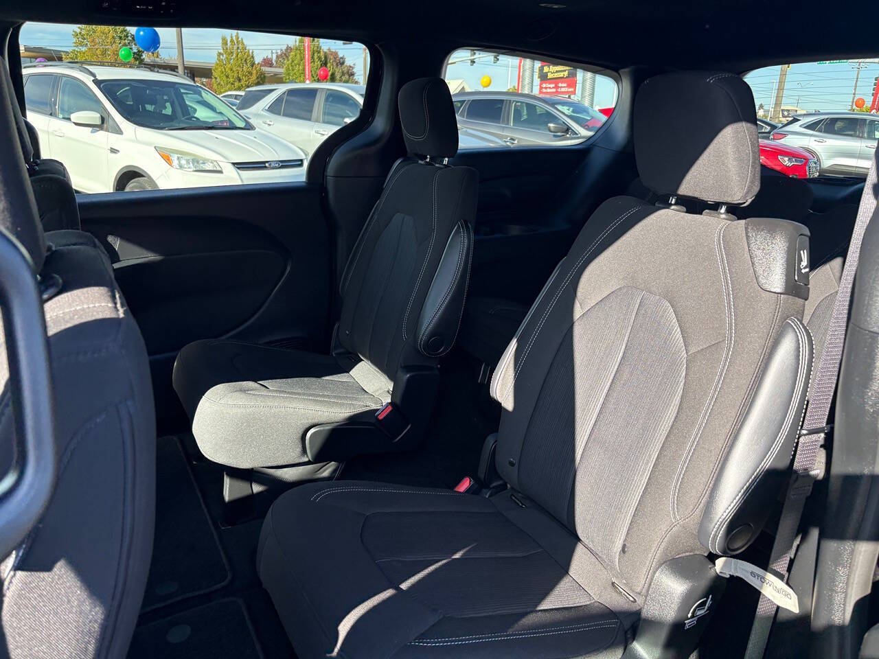 2023 Chrysler Pacifica Touring 4dr Mini Van