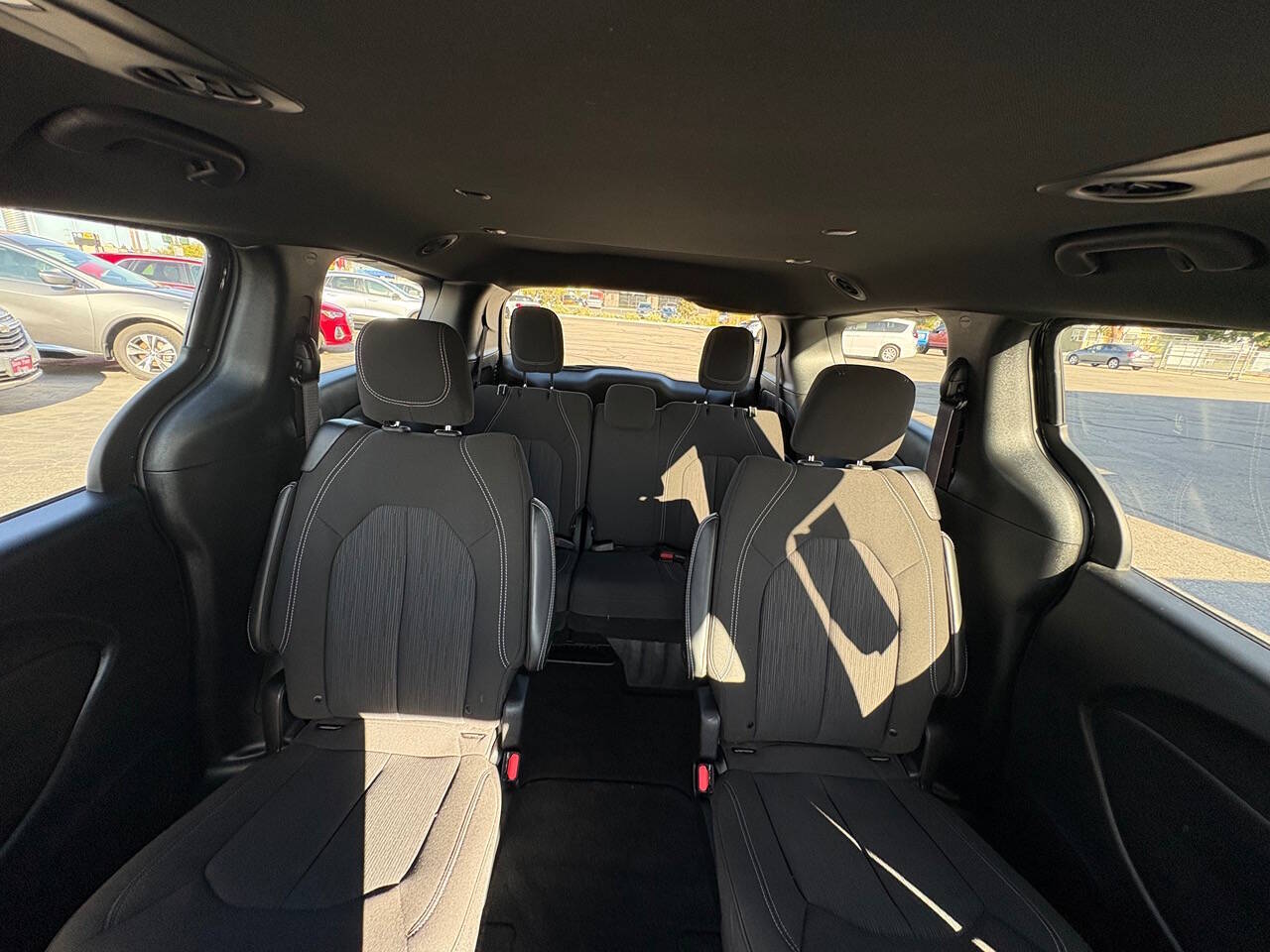 2023 Chrysler Pacifica Touring 4dr Mini Van
