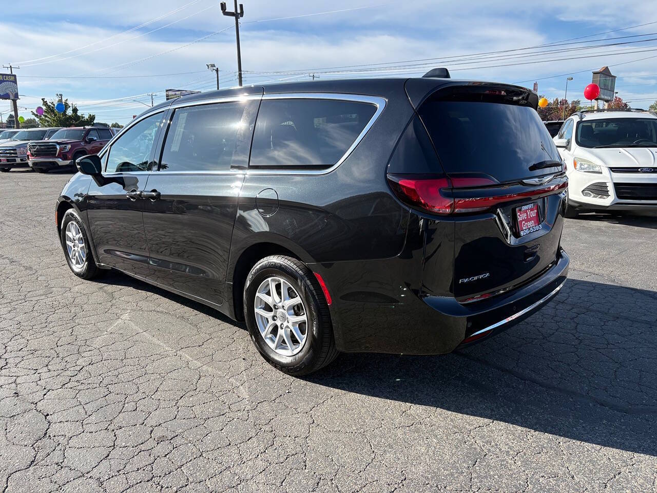 2023 Chrysler Pacifica Touring 4dr Mini Van