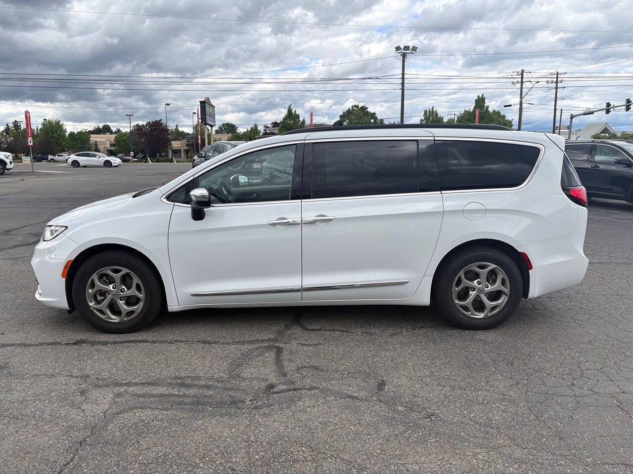 2023 Chrysler Pacifica Limited 4dr Mini Van