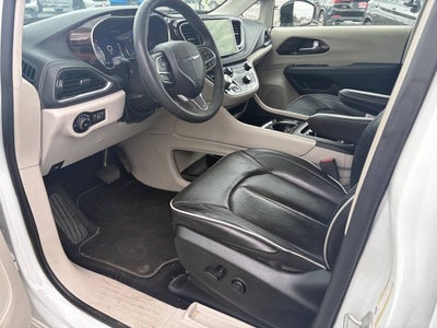2023 Chrysler Pacifica Limited 4dr Mini Van