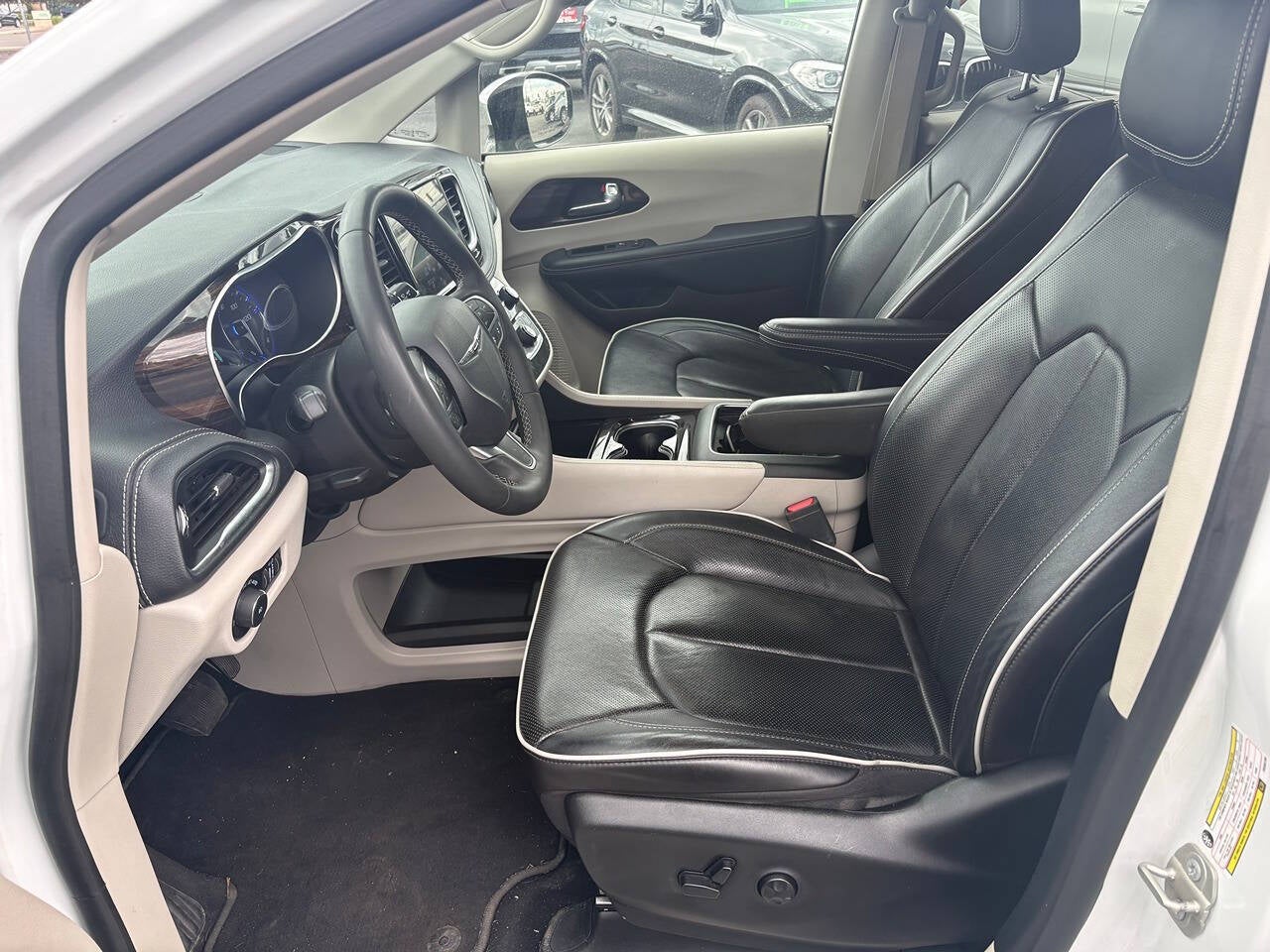 2023 Chrysler Pacifica Limited 4dr Mini Van