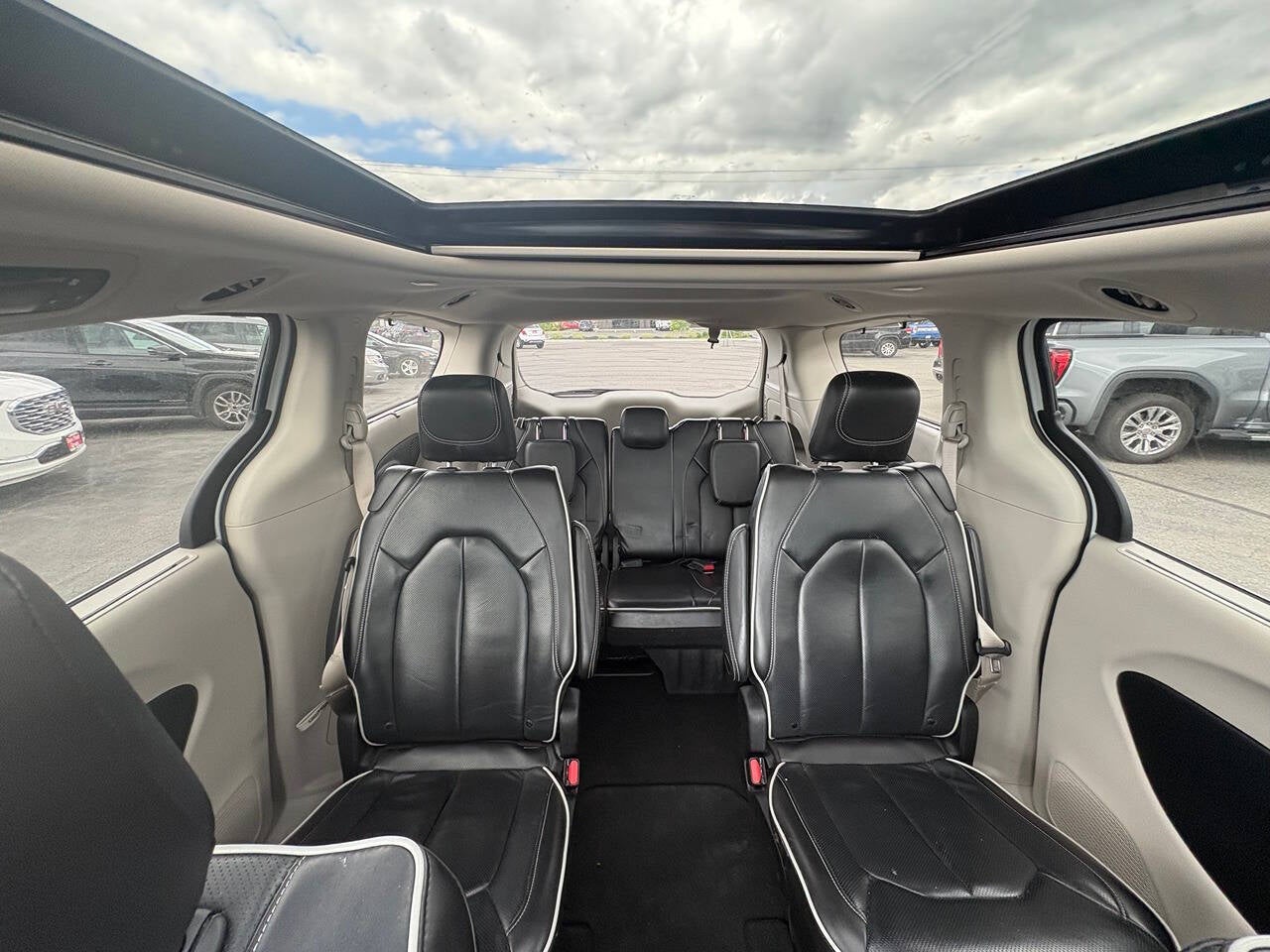2023 Chrysler Pacifica Limited 4dr Mini Van