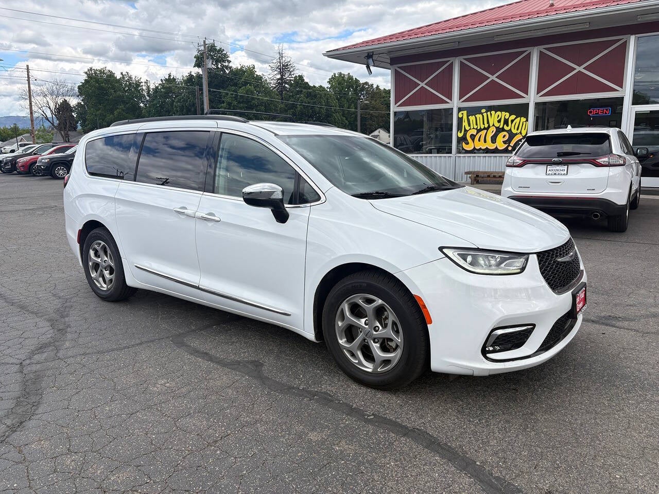 2023 Chrysler Pacifica Limited 4dr Mini Van