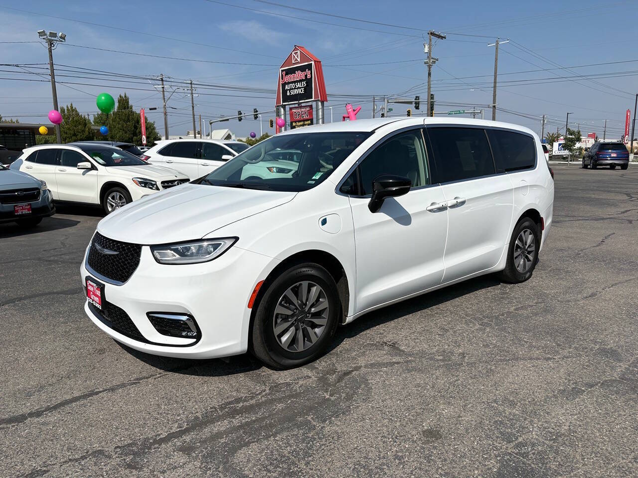 2024 Chrysler Pacifica Plug-In Hybrid Select 4dr Mini Van