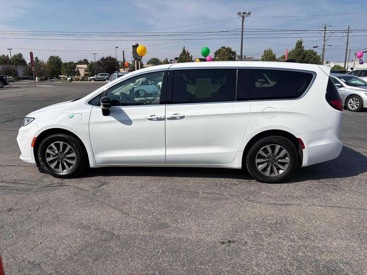 2024 Chrysler Pacifica Plug-In Hybrid Select 4dr Mini Van