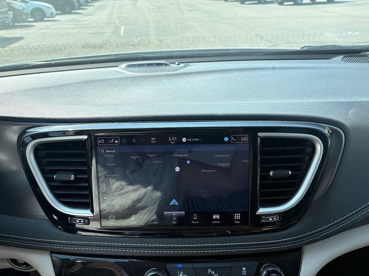 2024 Chrysler Pacifica Plug-In Hybrid Select 4dr Mini Van