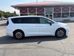2024 Chrysler Pacifica Plug-In Hybrid Select 4dr Mini Van