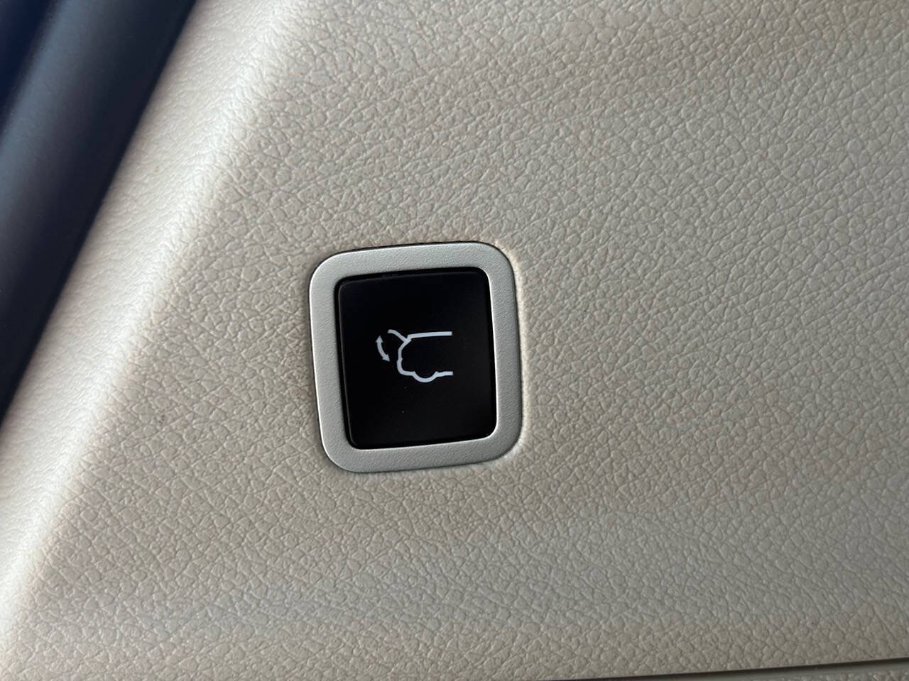 2024 Chrysler Pacifica Plug-In Hybrid Select 4dr Mini Van