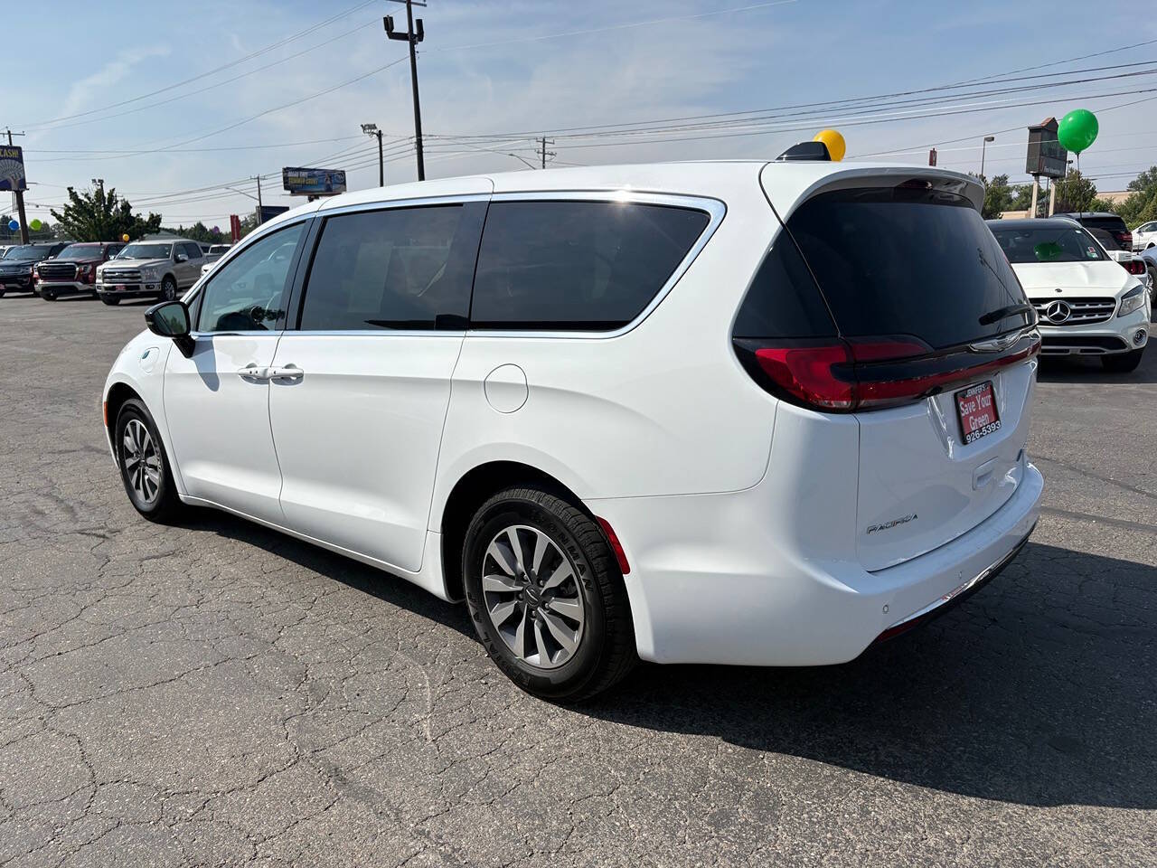 2024 Chrysler Pacifica Plug-In Hybrid Select 4dr Mini Van