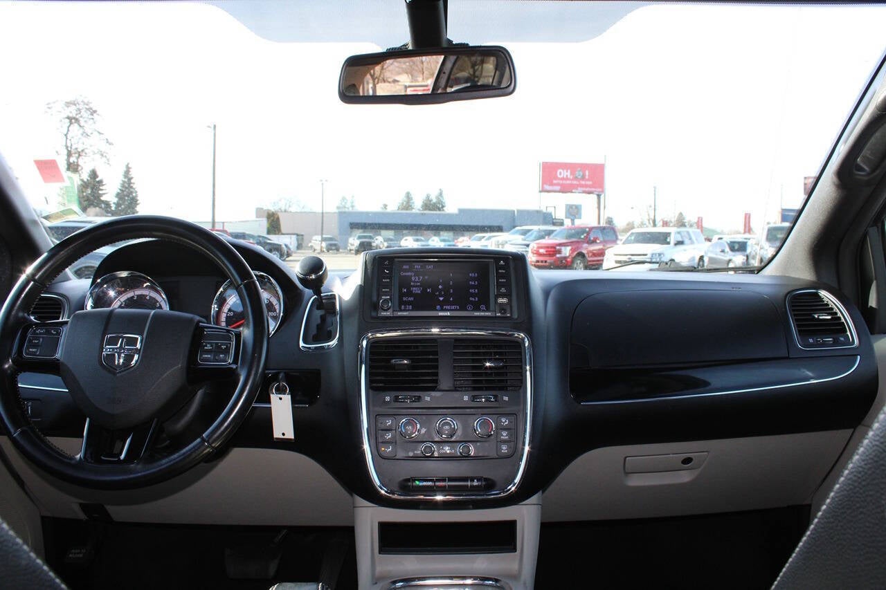 2020 Dodge Grand Caravan SXT 4dr Mini Van