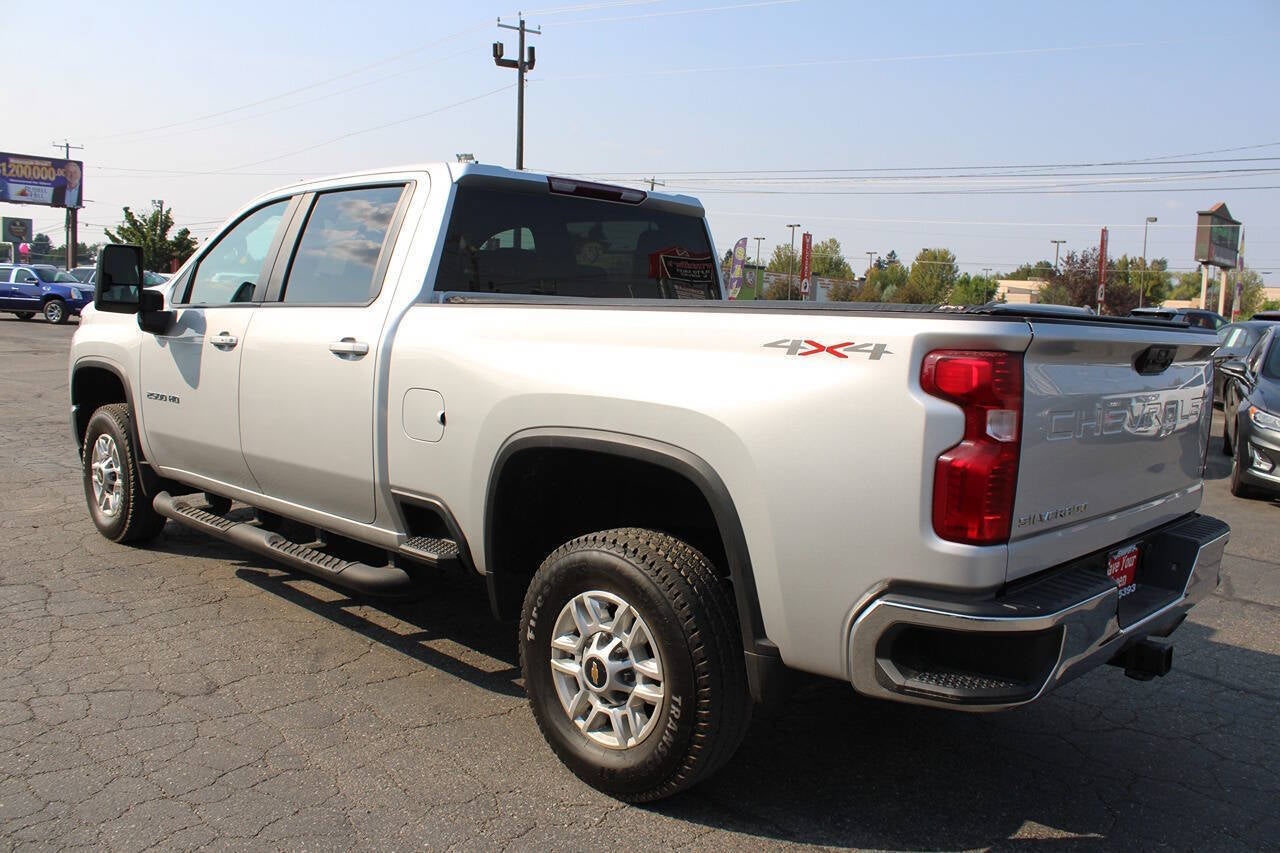 2022 Chevrolet Silverado 2500HD LT 4x4 4dr Crew Cab SB